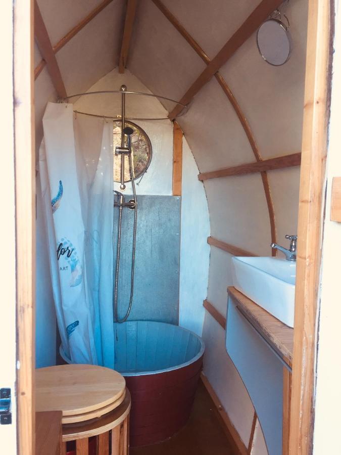 Rosa The Cosy Cabin - Gypsy Wagon - Shepherds Hut, River Views Off-Grid Eco Living Pedrogao Grande Bagian luar foto